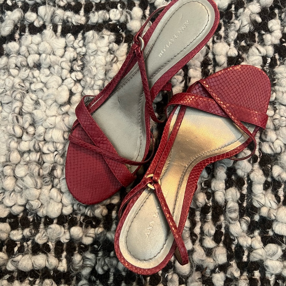 ANN TAYLOR Strappy Sandal